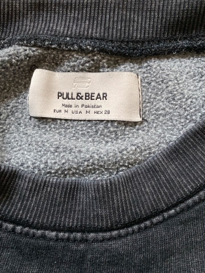 Sweatshirt von Pull & Bear Größe M in Haimhausen