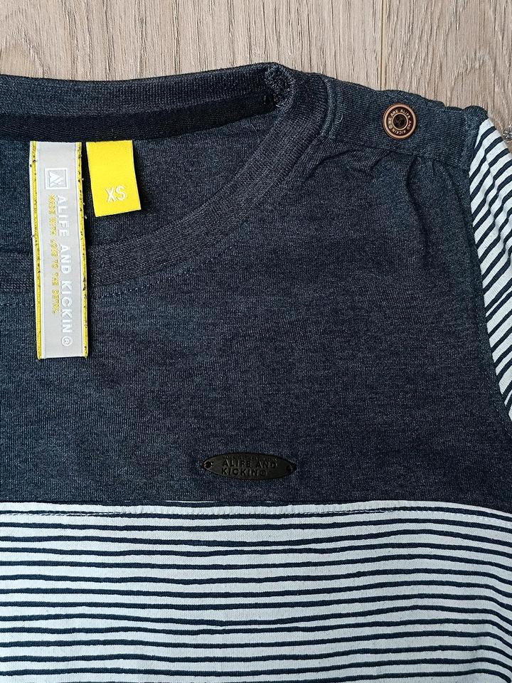 ALIFE & KICKIN Pullover Leonie marine Blau gestreift  Gr. XS in Penzlin