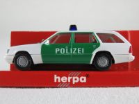 Herpa 042017 Mercedes-Benz E 320 T-Modell (1993) "POLIZEI" 1:87 Bayern - Bad Abbach Vorschau