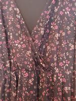 Kleid Blumen Midikleid Wickeloptik Wickelkleid Orsay 40 Hochzeit Nordrhein-Westfalen - Delbrück Vorschau