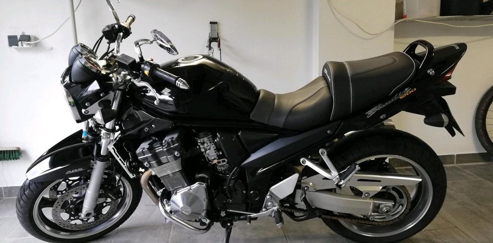 Motorrad Suzuki Bandit 1200 in Rüthen