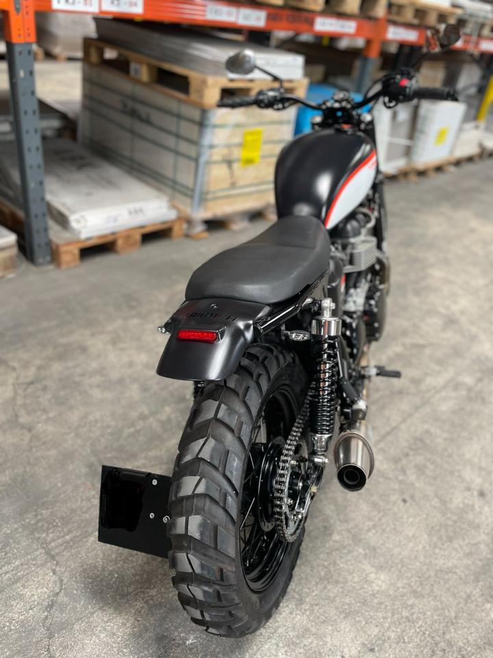 Triumph Bonneville T100 Cafe Racer, Scrambler, Custom, Cafe Race in Freilassing