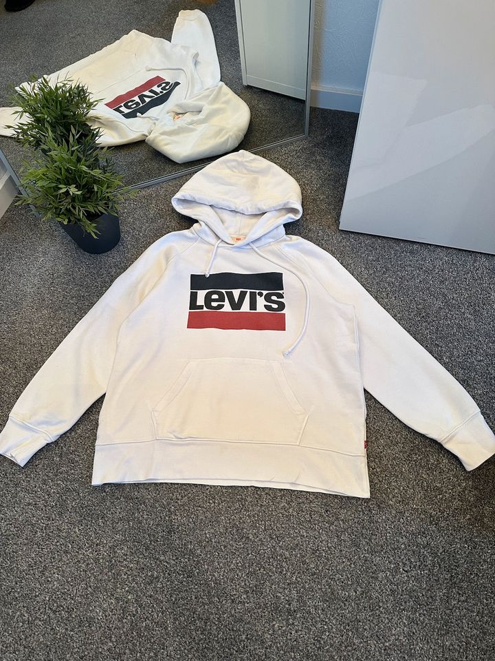 Levi’s Oversice Sweatshirt in Weiß Gr.S in Gifhorn