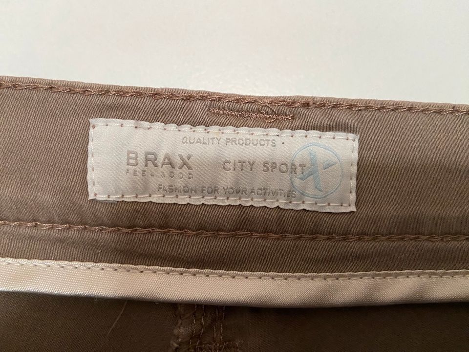 Damenhose Brax Gr. 42 Carola City Sport neuwertig! in Düsseldorf