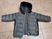 Warme Benetton Winterjacke Gr. 82 grau schwarz neu Hessen - Rabenau Vorschau