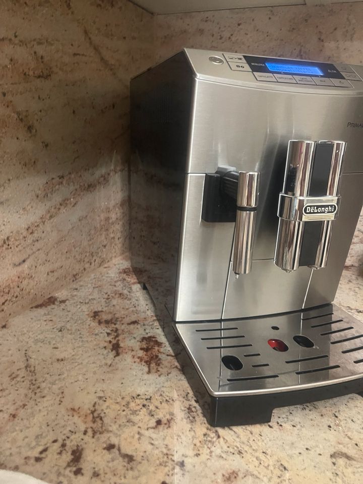 Kaffeemaschine vollautomat De’longhi prima Donna in Bad Säckingen