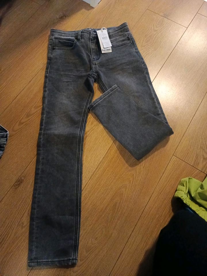 Neue Blue Rebel Jeans, schwarz, gerade, 140, Junge in Korschenbroich