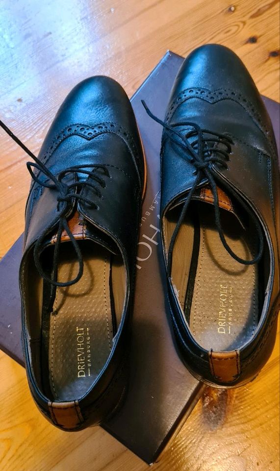 Leder-Halbschuhe, Budapester, Drievholt Hamburg, schwarz, Gr. 42 in Berlin