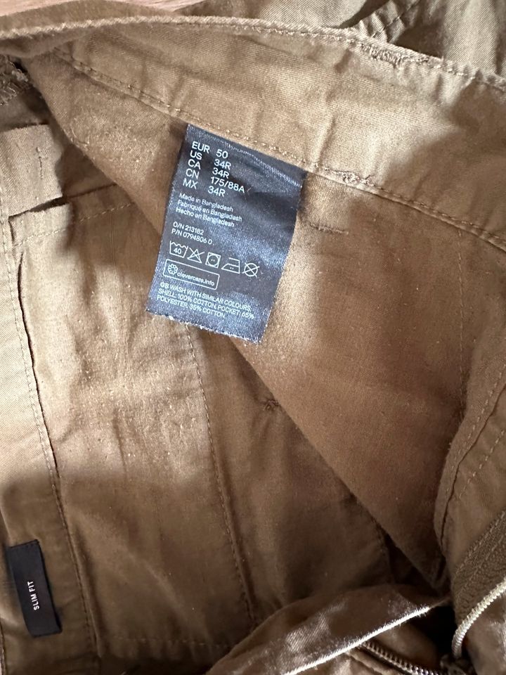 Kurze Chinohose beige in Aachen