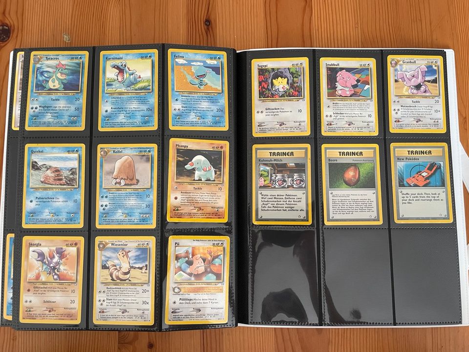 Vintage Pokemon Karten aus verschiedenen Sets in Bremen