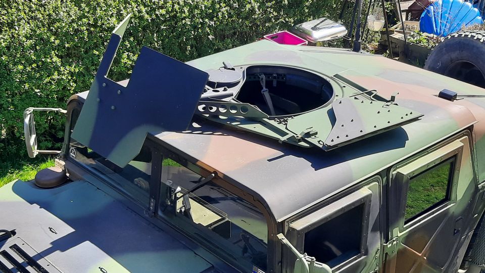 Gunnershield für Slantback HMMWV Humvee + Weapons Tray in Balve
