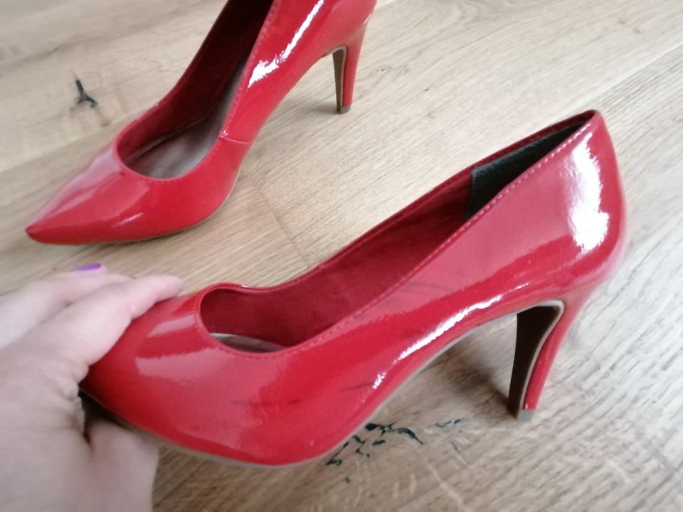 Tamaris Pumps High Heels rot neu 37 in Filderstadt