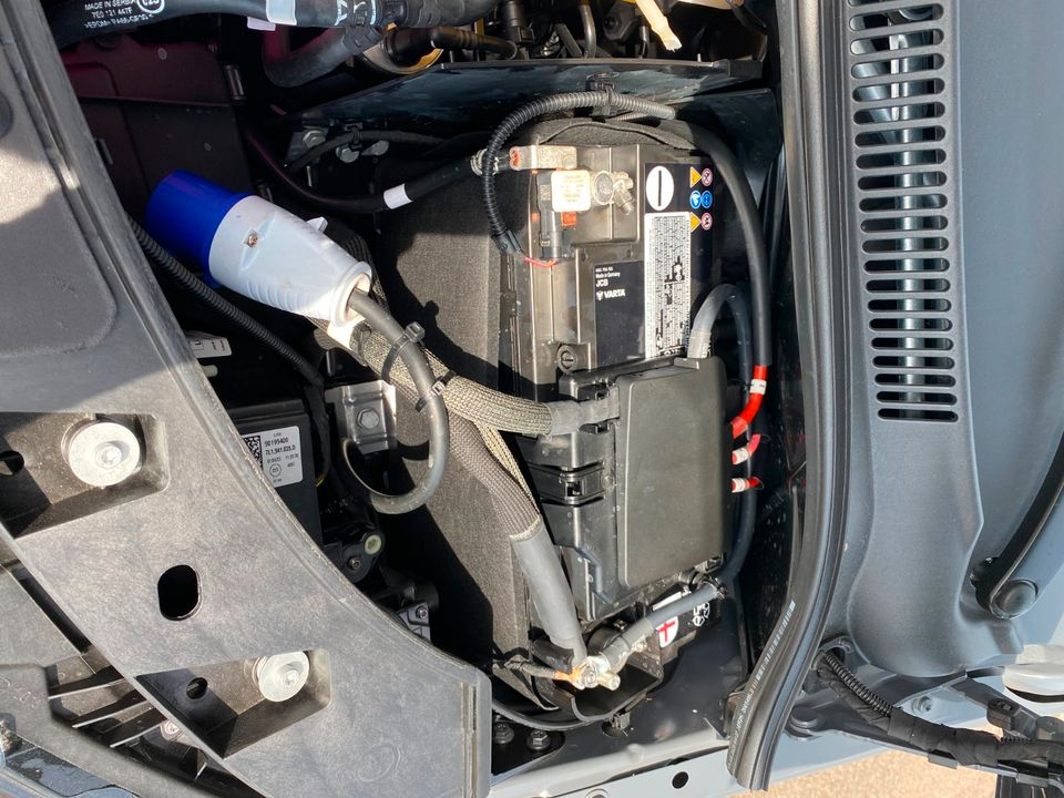 VW T5 T6 Multivan Landstrom 2.Batterie Ladegerät Camper Elektrik in  Baden-Württemberg - Kirchheim unter Teck | Auto-Reparaturen und  Dienstleistungen | eBay Kleinanzeigen ist jetzt Kleinanzeigen