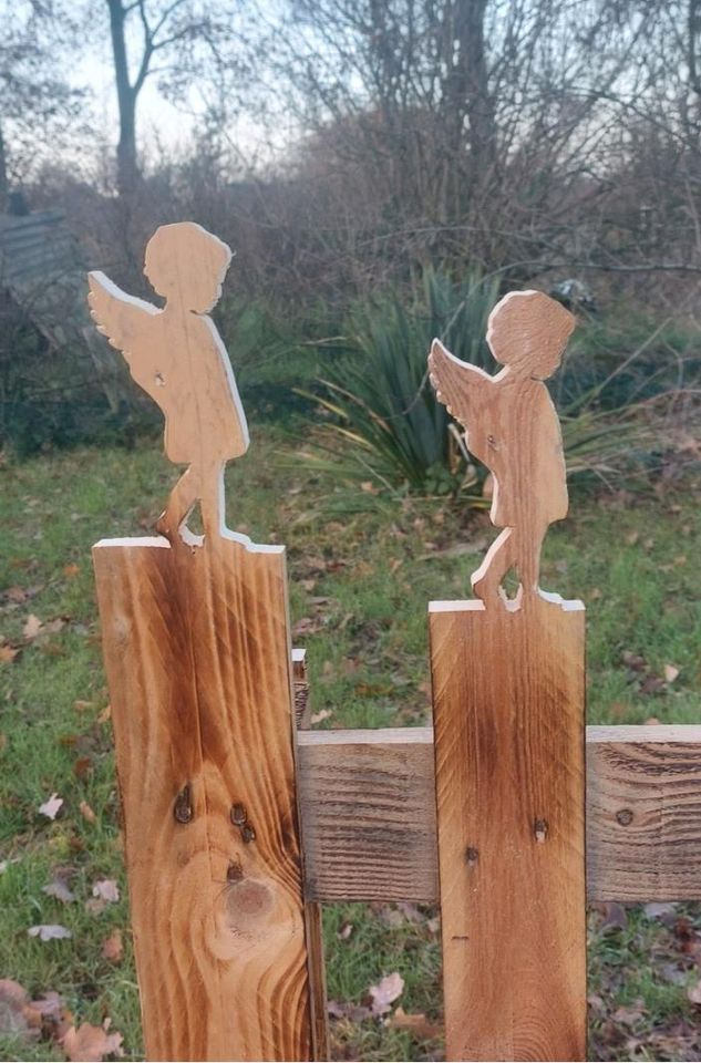 Holzpalette mit Engeln geflammt  Weihnachten in Oberhausen