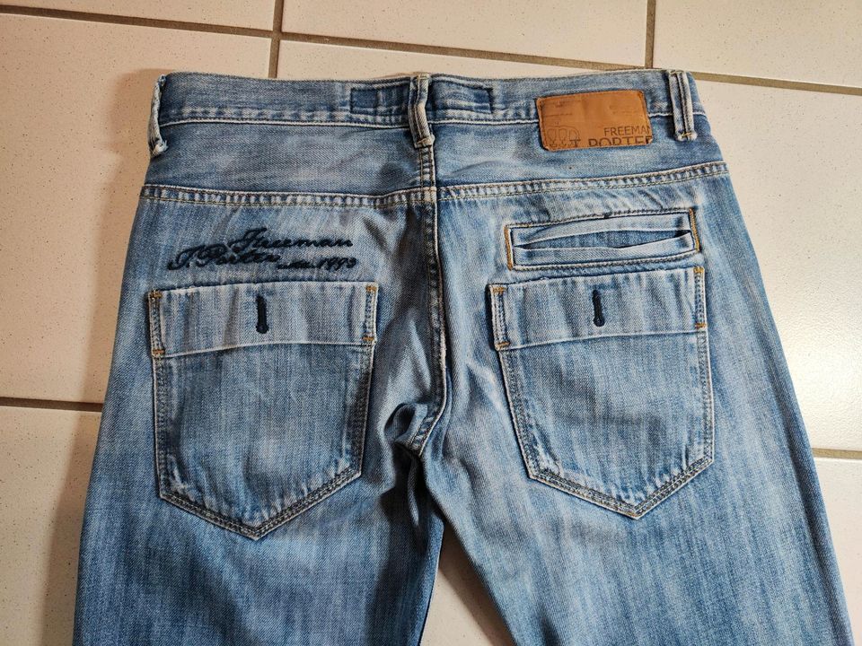 Jeans Gr 31, Unikat von freeman T. Porter in Trippstadt