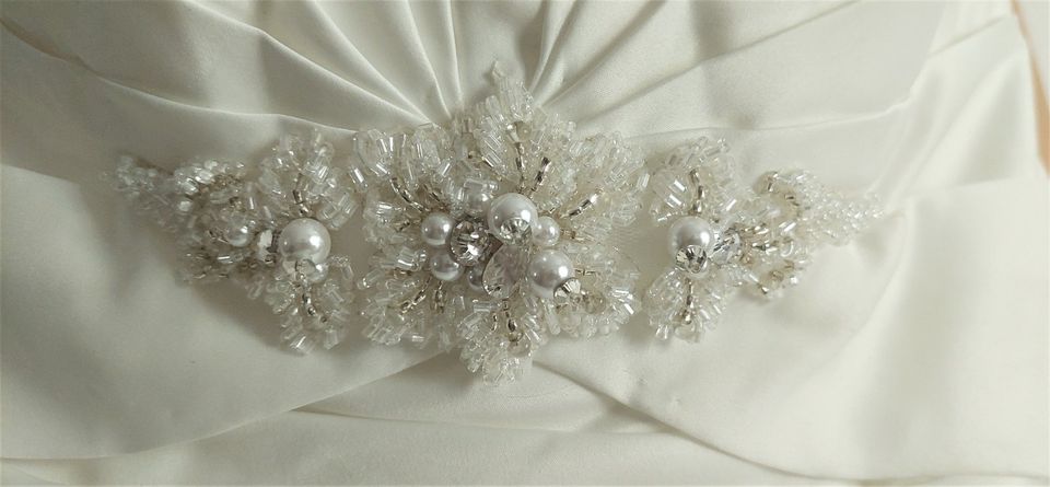 Hochzeitskleid Brautkleid, Spitze Perlen, hell ivory - 3 Gr. in 1 in Brandenburg an der Havel
