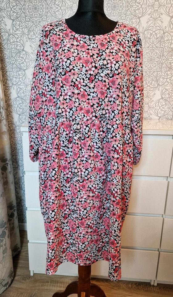 Stufen Kleid Hängerchen Tunika 44/46 in Leegebruch