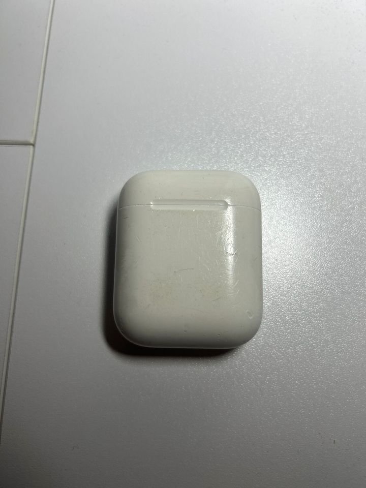 Originale Airpods Case ohne Kopfhörer in Düsseldorf