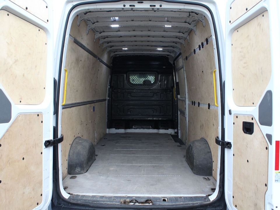 Volkswagen Crafter Kasten 35 H2L3 Kamera Klima PDC Navi in Rostock