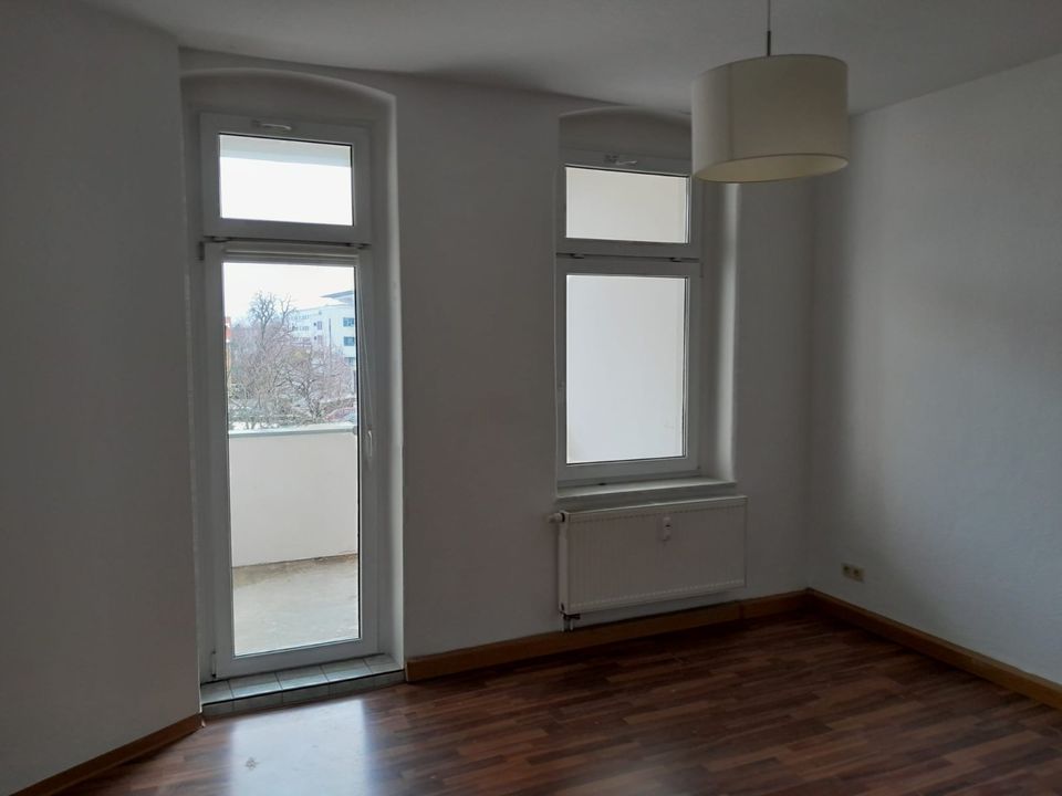 011_2-Raum Wohnung auf der Behringstraße 4 in 02625 Bautzen, mit offener Wohnküche und Balkon in Bautzen