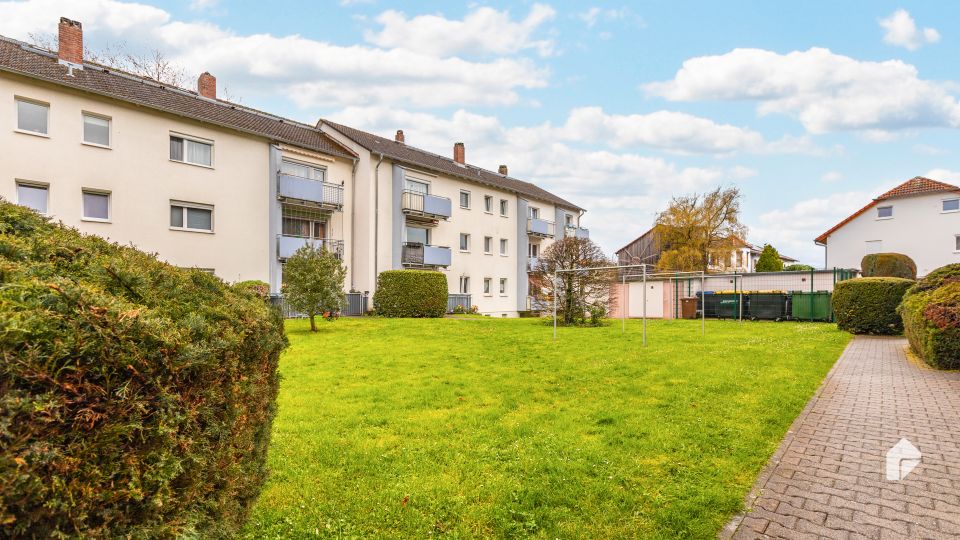 Helle und geräumige 3-Zimmer-Wohnung mit Balkon, Außenstellplatz und Garage in Oberursel (Taunus)