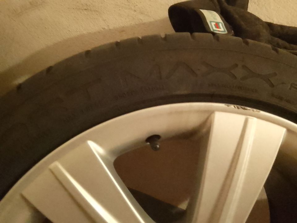 BMW Alufelgen 17 Zoll Reifen Dunlop 225 45 17 in Koblenz