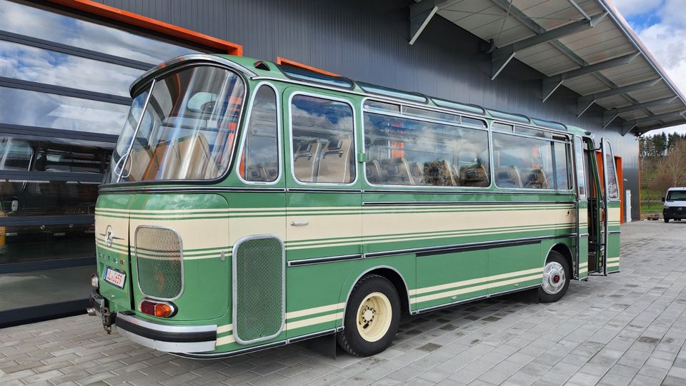 Oldtimer Vermietung Reisebusse Kässbohrer Setra Mercedes VW Opel in Erbach