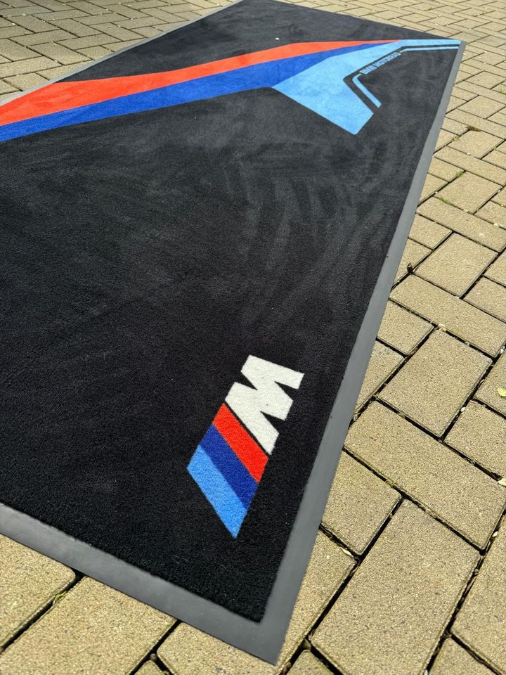 BMW M Motorradteppich-Werkstattmatte in Duisburg