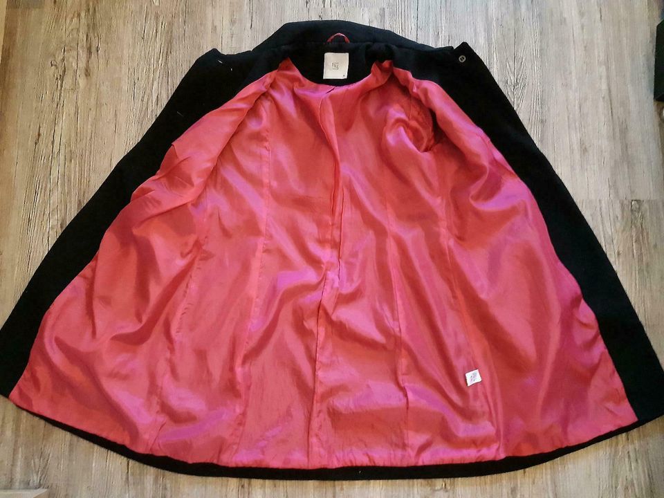 Toller Mantel schwarz rosa Gr. M L 40 42 in Peitz