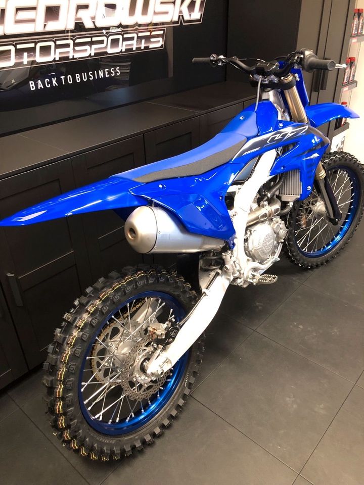 YAMAHA YZ 450 F MODELL 2023 2024 NEU! AM LAGER! INZAHLUNGNAHME! in Eicklingen