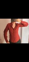 Damen Bluse rot mit Details Silberfäden Tasche Langarm schön Frankfurt am Main - Bockenheim Vorschau