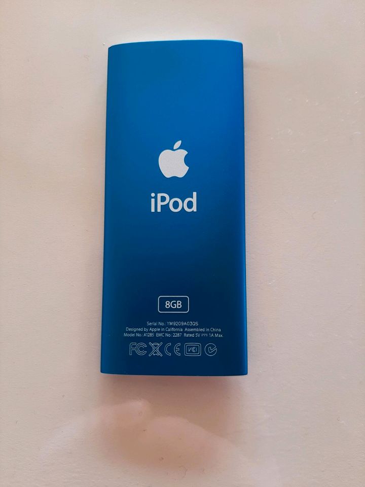 Apple iPod nano 4. Generation 8 GB blau mit Kopfhörer Samsung in Wilnsdorf