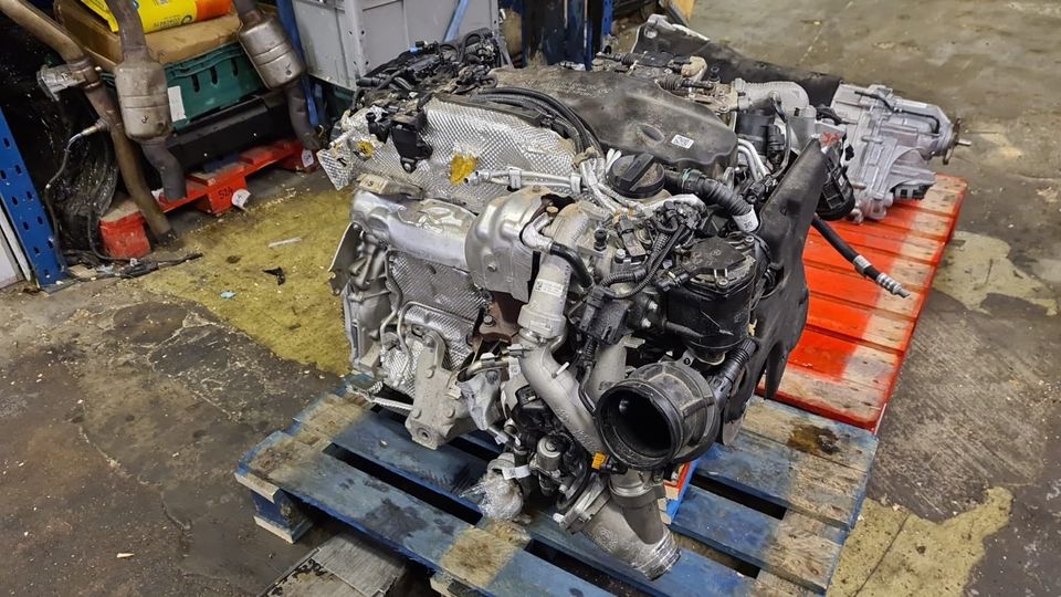 BMW X5 G05 X6 G06 40d 3.0 DIESEL B57D30B MOTOR MOTEUR 2022 in Bonn