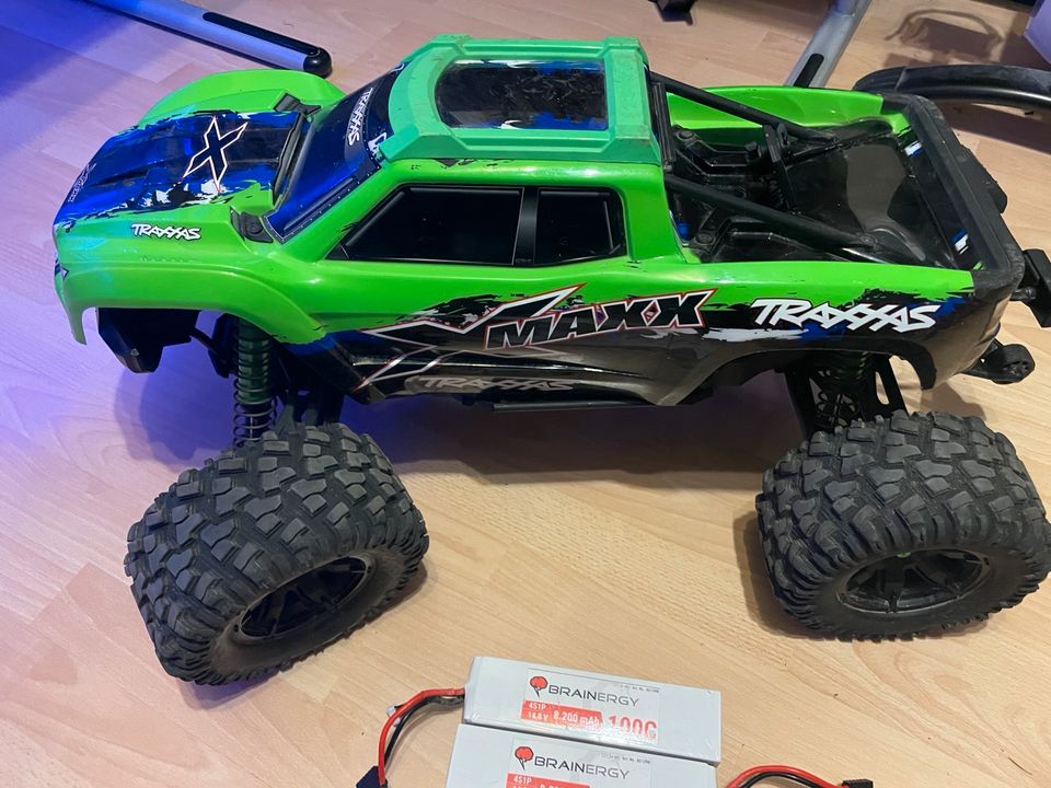 Traxxas Xmaxx 8s RC Auto mit Akkus 4 Stück Brainergy  8200mah in Würzburg