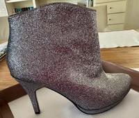 Sehr schicke High Heel Glitzer Stiefeletten in Silber gr. 40 neu Nordrhein-Westfalen - Mechernich Vorschau