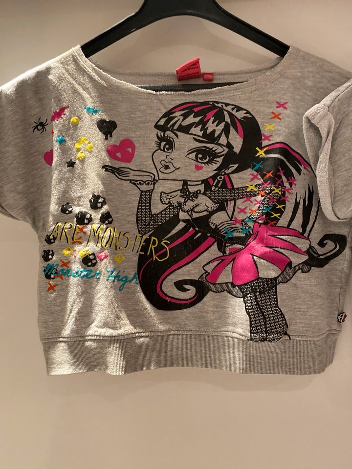 Tolle Sweatshirts Monster High 152/158 Mädchen Zwillinge TOP in Freudenberg