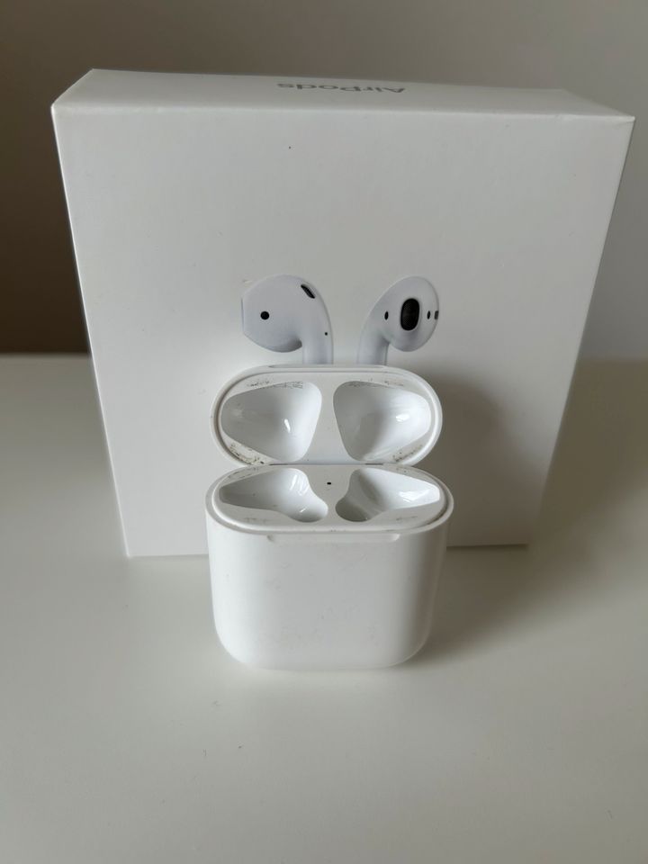 Apple AirPods 1. Gen Weiß Ladecase OVP in Weyhe