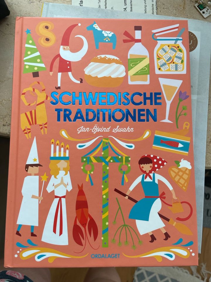 Schwedische Traditionen, Buch  (Elena Lombardi) in Norderstedt