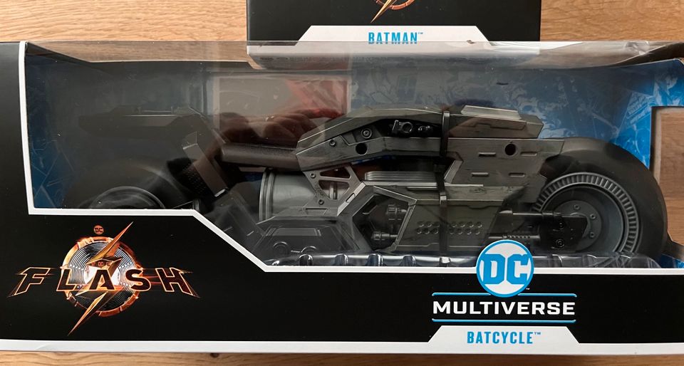 McFarlane: Batman & Batcycle (The Flash) Set in Zweibrücken