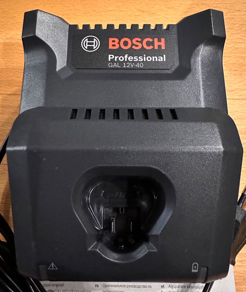 Bosch Professional - Schnellladegerät GAL 12V-40 *NEU* in Bremen