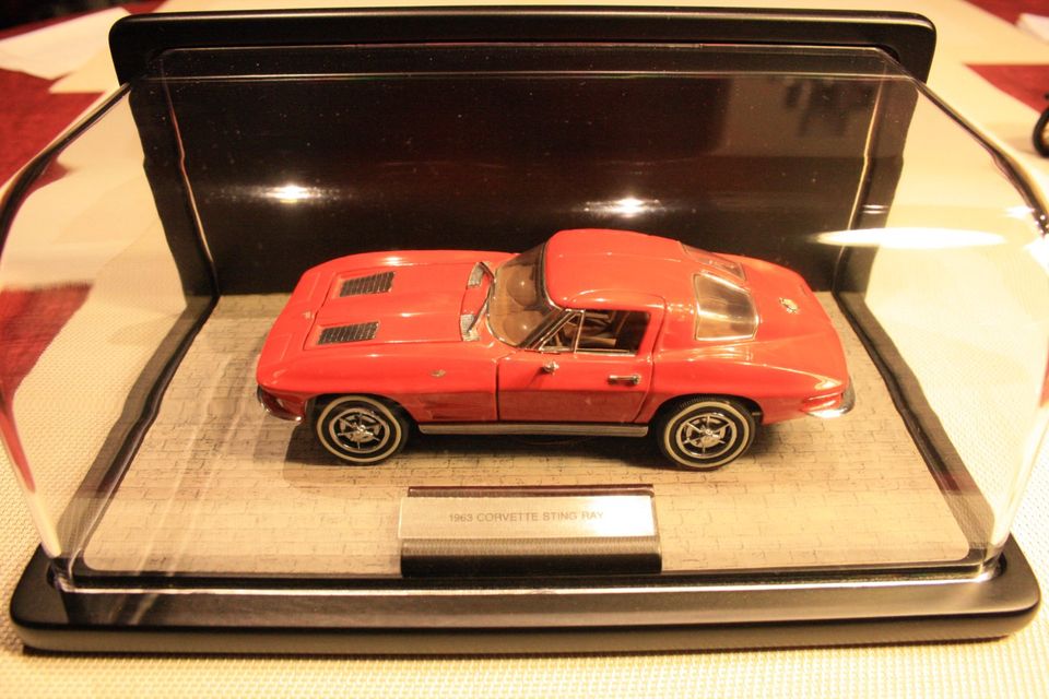 Franklin Mint 1963 Corvette Sting Ray Vitrine Display Zertifikat in Griesheim
