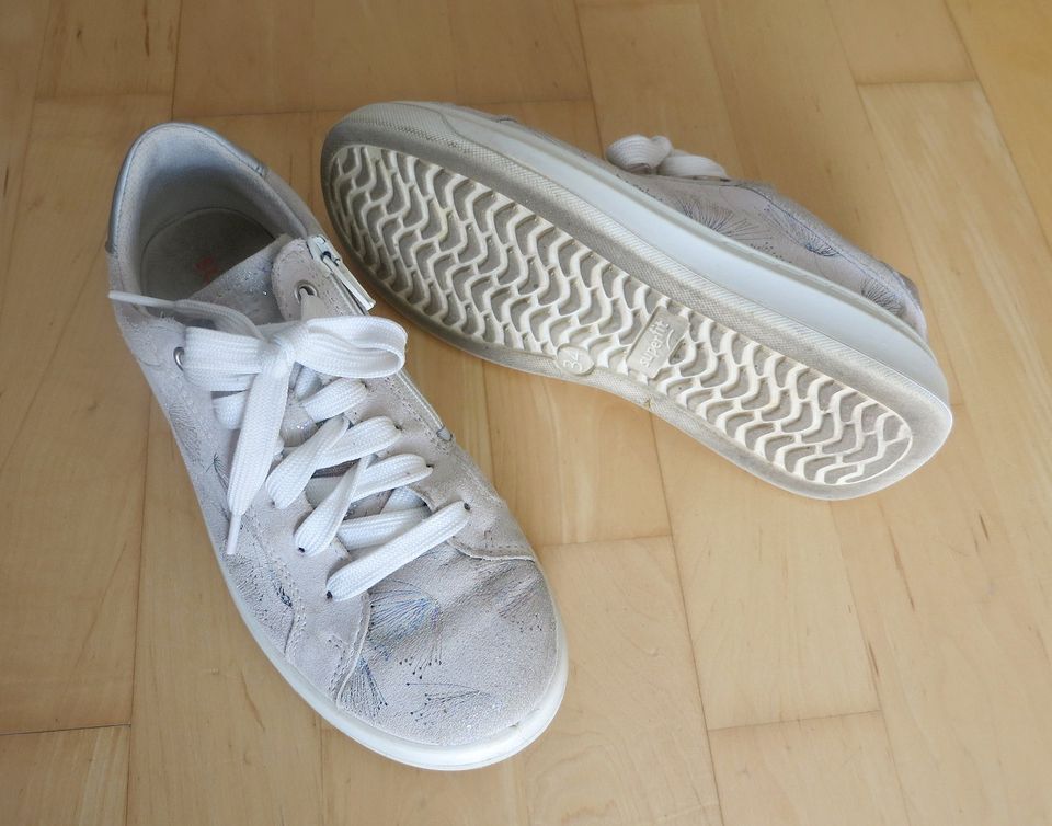 Halbschuhe für Mädchen, Gr. 34 in Freiburg im Breisgau