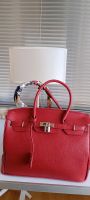 Zwei große Handtaschen eine rot eine grau-beige Hessen - Schöneck Vorschau
