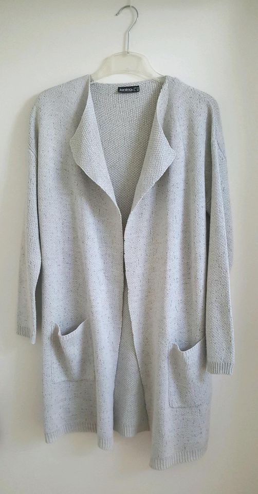 Strickjacke Cardigan Strick - Grau Silber - M 38 L 40 - Janina in Zeitz