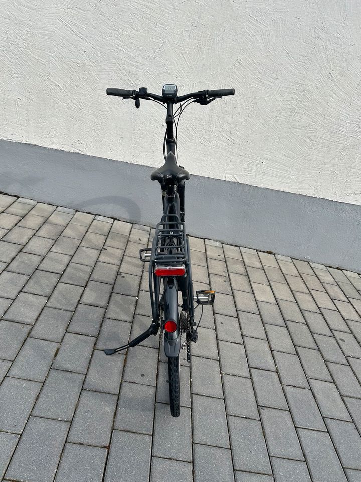 Riverside, Herren-Trekking-E-Bike, Rahmen 55, Schwarz in Dreieich