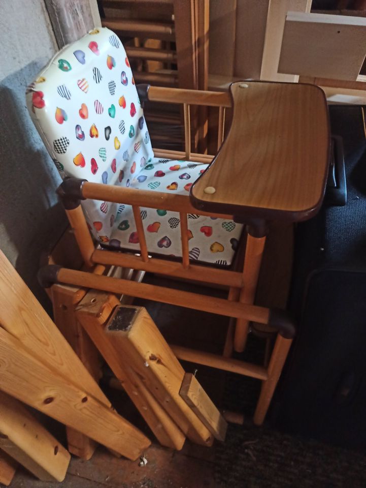 Hochstuhl umbaubar zum Kindertisch mit Stuhl in Kürten