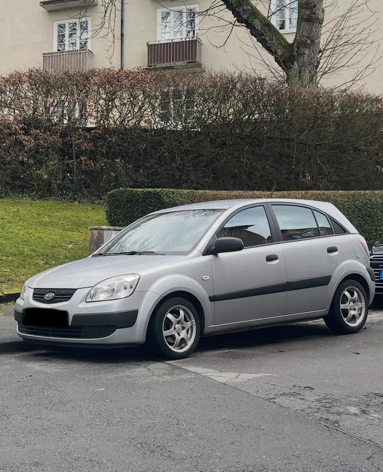 Abbildung des Autos Kia Rio zu verkaufen