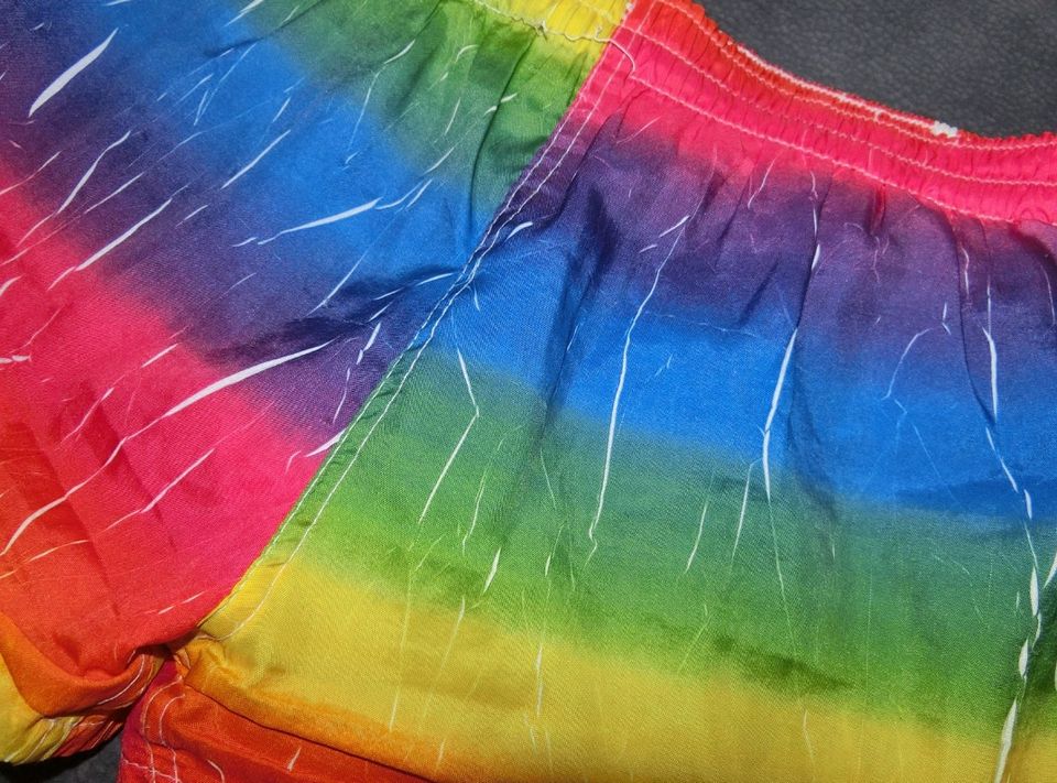 Shorts Regenbogenfarben BUNT 140 Boardshorts Kinder Bade Hose in Dettingen an der Iller