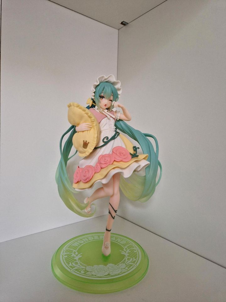 Hatsune Miku Sleeping Beauty Figur Vocaloid in Berlin