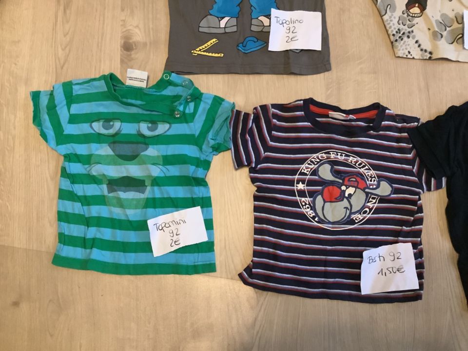 T-Shirts Disney Größe 92 Unisex Jungs Tiere etc je 1-2€ in Pohlheim